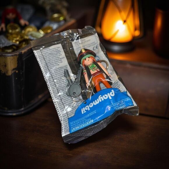 NIP Sealed Playmobil Brave Pirate Keychain Sealed in Bag B4 - Picture 1 of 5